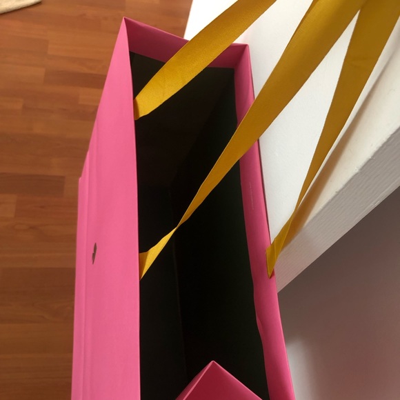 Shopping 🛍️ bags from Bloomingdale's, Kate spade NEWYORK ♠️ Apple 🍎 store . - Picture 8 of 9